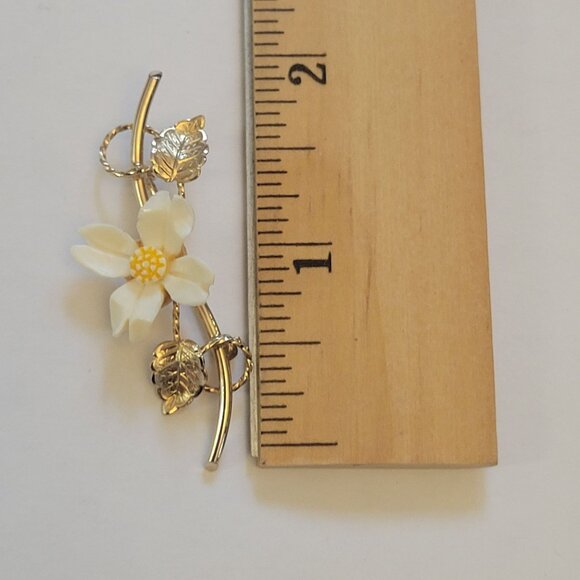Vintage Kenzo Gold & Ivory Floral Brooch With Leaf Accents 2" Long 12K Gold Fill - Picture 5 of 5